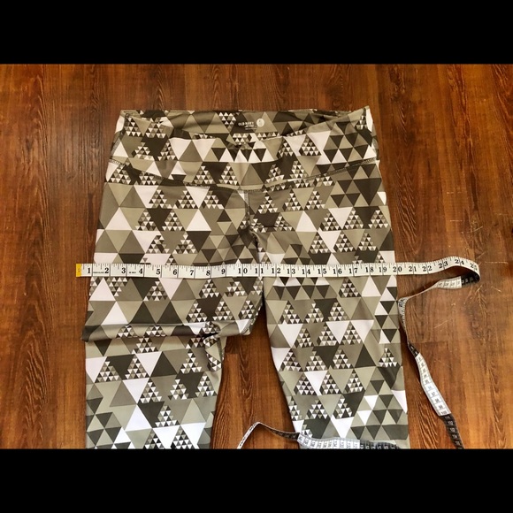 COPY - Old Navy workout leggings - Picture 3 of 4